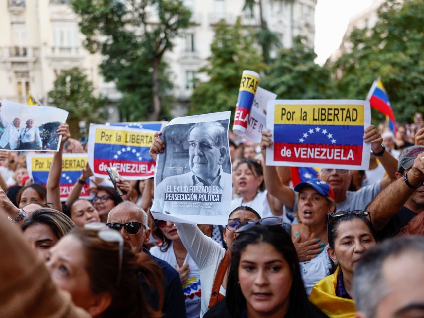 España: el Congreso reconoce a Edmundo González como presidente electo de Venezuela, pero Pedro Sánchez no lo hará