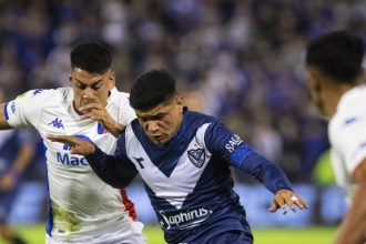 Vélez se aferra al liderazgo: triunfo inesperado sobre Tigre