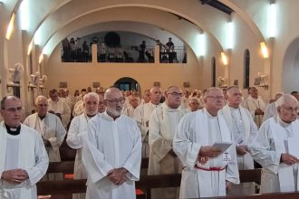 Iglesia renueva líderes y redefine su vínculo con el Gobierno