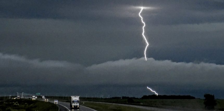 Alerta Naranja: Tres Provincias Enfrentan Fuertes Tormentas