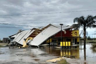 Tornado en Córdoba: Tormenta devastadora deja pueblo a oscuras