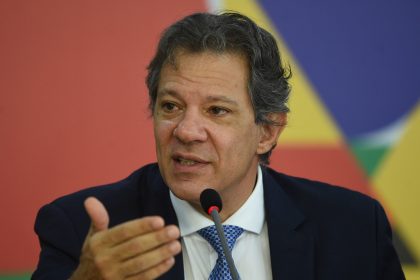 Caída del Real: Crisis del Dólar en Brasil y sus Consecuencias