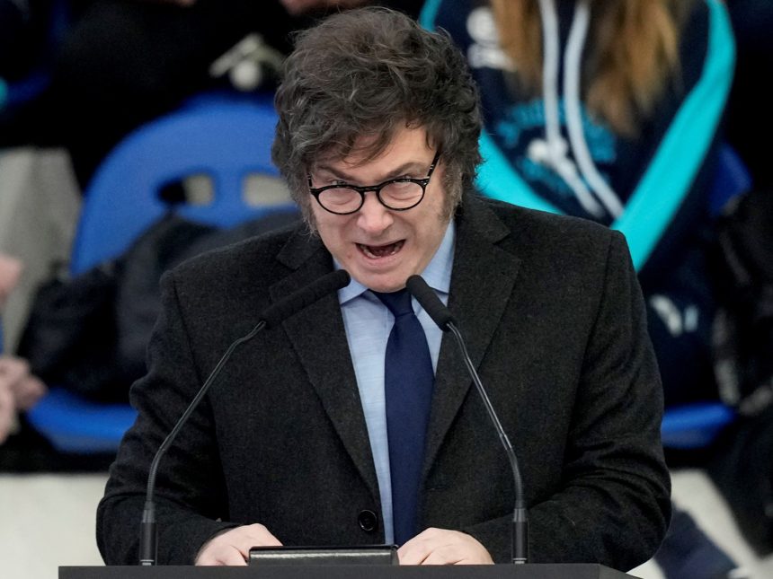 Javier Milei ataca a la oposición en vivo: ¿Qué medidas propone para 2025