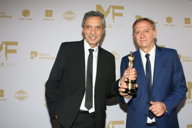 Marcelo Bonelli, el gran ganador de los Martín Fierro de cable: ganó el Oro por «A dos voces», fue homenajeado y cuenta cómo vivió su noche de gloria