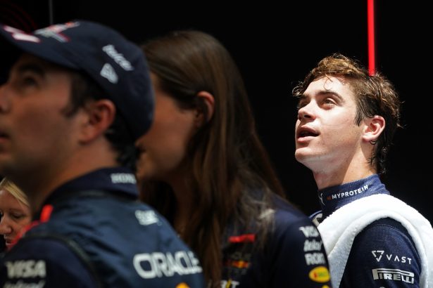 «¡La era de Sergio Pérez en Red Bull es historia!»: la escudería austríaca libera el asiento del mexicano, aunque no lo ocuparía Colapinto