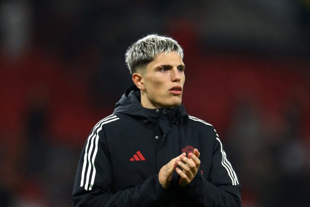 Alejandro Garnacho, de ser premiado por la FIFA a borrado en Manchester United: qué gigante europeo lo sigue de cerca