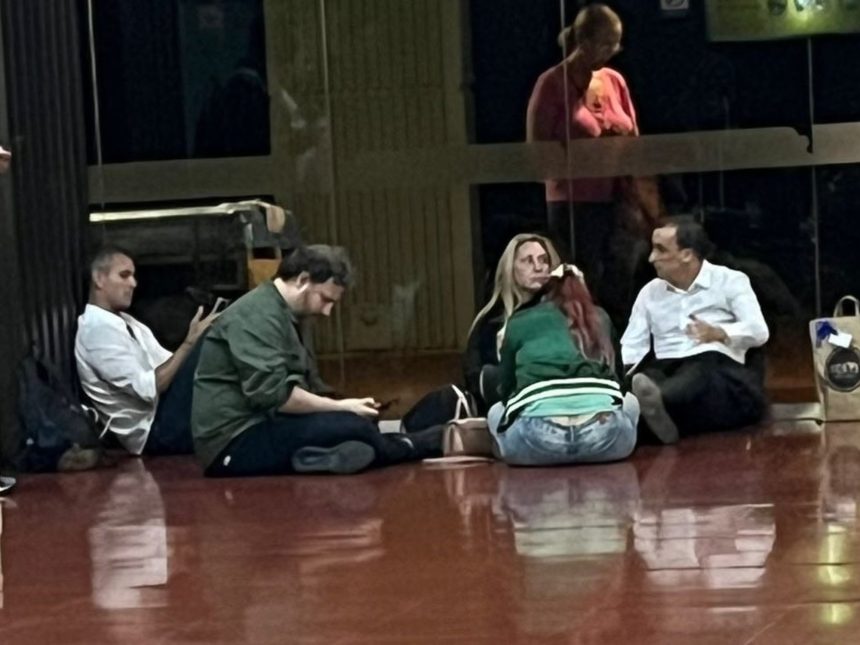 Javier Milei y la ironía de su hermana varada en el aeropuerto