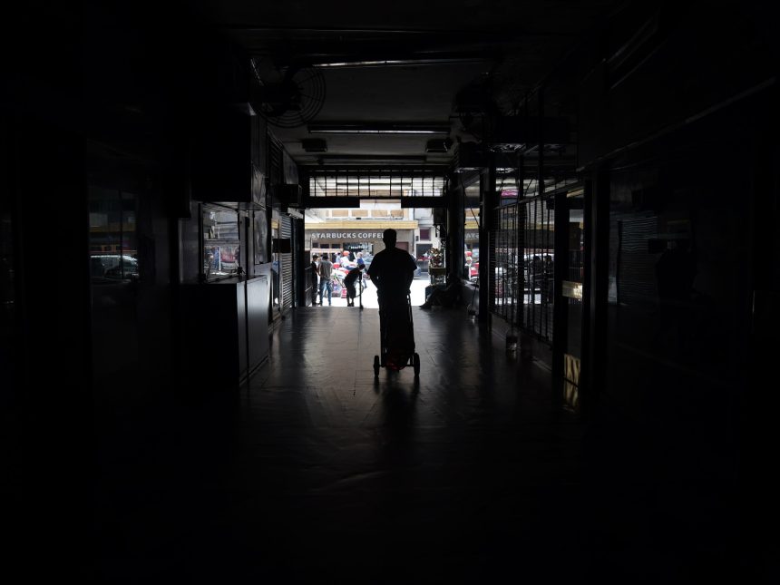 Apagón masivo: 622,000 usuarios sin luz en Ciudad y GBA