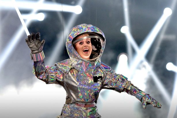 Katy Perry: ¡De cantante a astronauta en un sueño millonario!