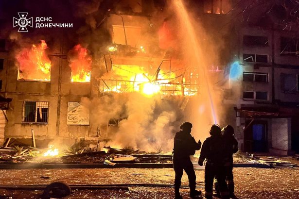 Tragedia en Ucrania: Más de 20 muertos por ataques rusos y recortes de EE. UU