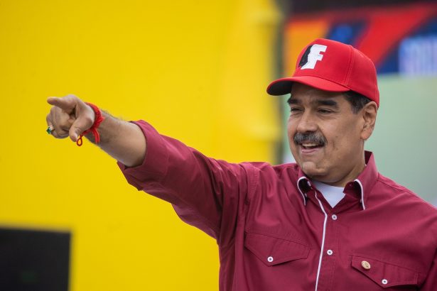 Maduro entrega 180 mil hectáreas expropiadas a Sin Tierra de Brasil