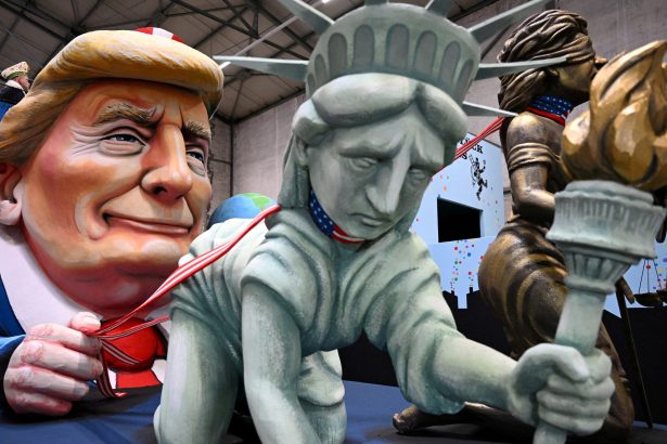 Francia exige a Trump la devolución de la icónica Estatua de la Libertad