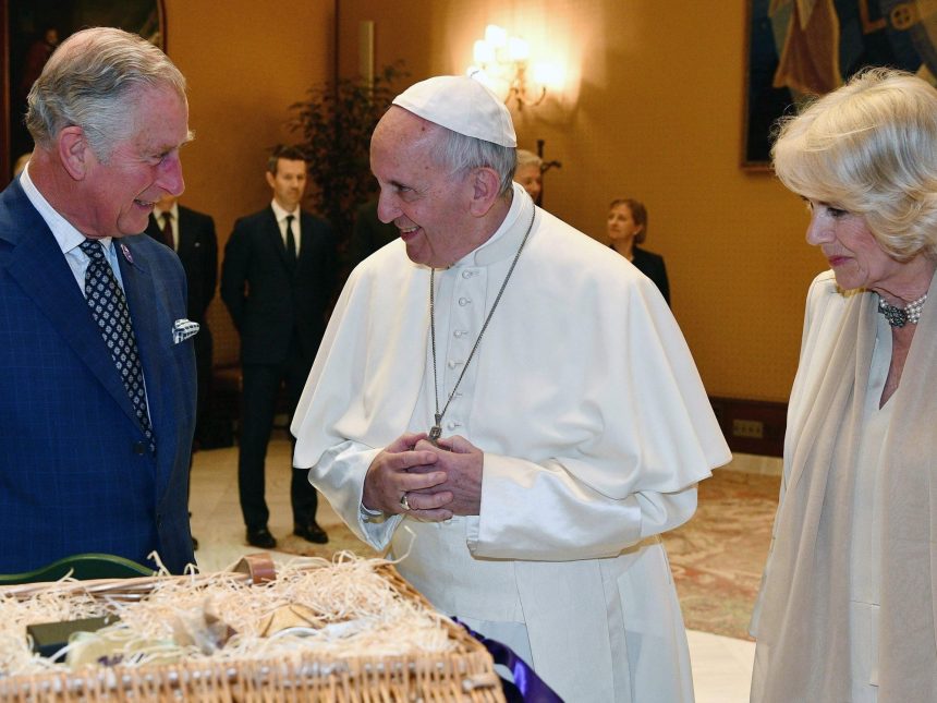 Francisco se reunirá con el rey Carlos III en el Vaticano el 8 de abril