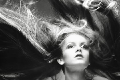 Twiggy: La Supermodelo Pionera del Look Andrógino y su Valor
