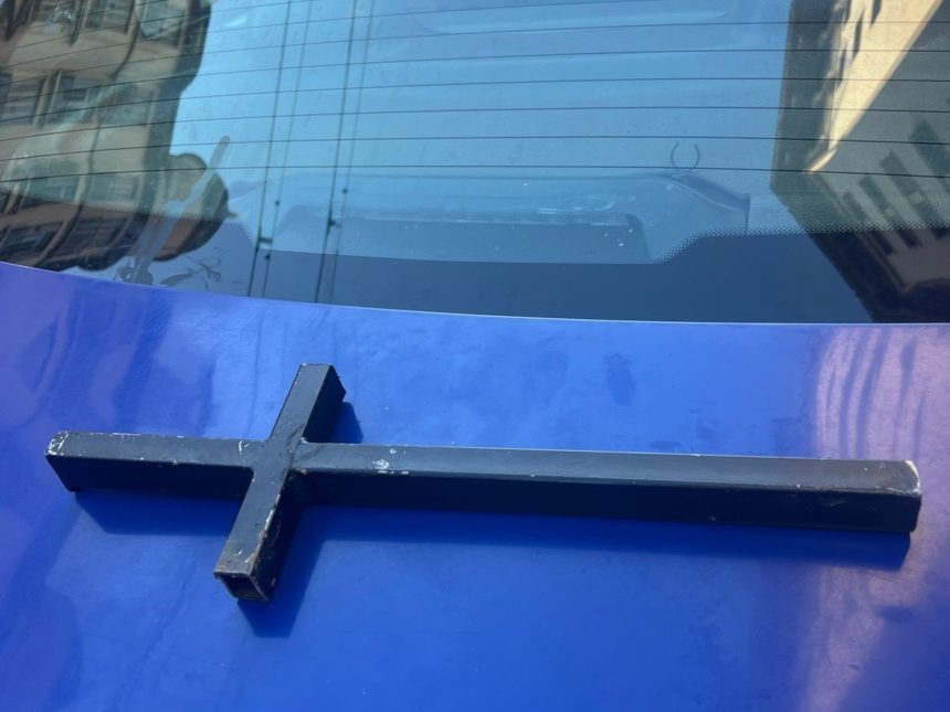 Detenido por agredir a mujer con cruz: el ladrón de la corona