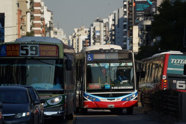 Paro de colectivos en puerta: UTA y Gobierno buscan solución urgente