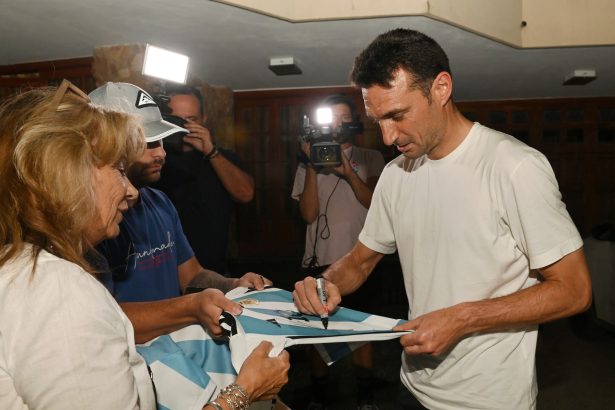 Lionel Scaloni regresa a Pujato: fotos y cariño tras la victoria