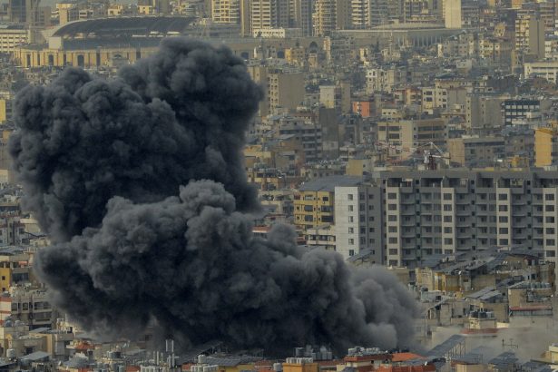 Israel Bombardea Beirut: Ecos de Guerra Resuenan en Líbano