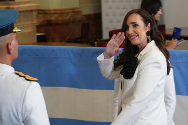 Victoria Villarruel lidera homenaje en Ushuaia por Malvinas