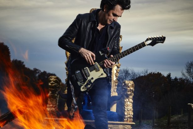 Jon Spencer: El cantante que desafía a Trump, Bezos y Musk