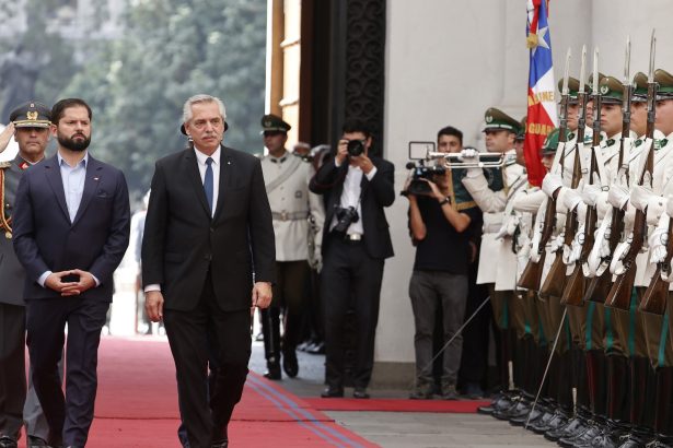 Milei promete derogar decreto de Fernández sobre el Estrecho
