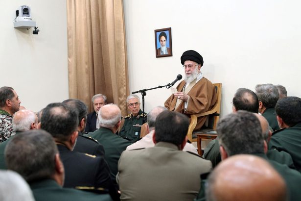 Irán se levanta: Protesta contundente por juicio a Khamenei