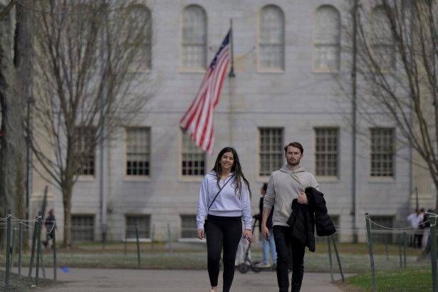 Trump califica a Harvard de ‘chiste’: ¿Desafía el poder presidencial?