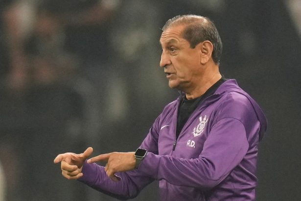 De Campeón a Despedido: Ramón Díaz Sale del Corinthians en 30 Días