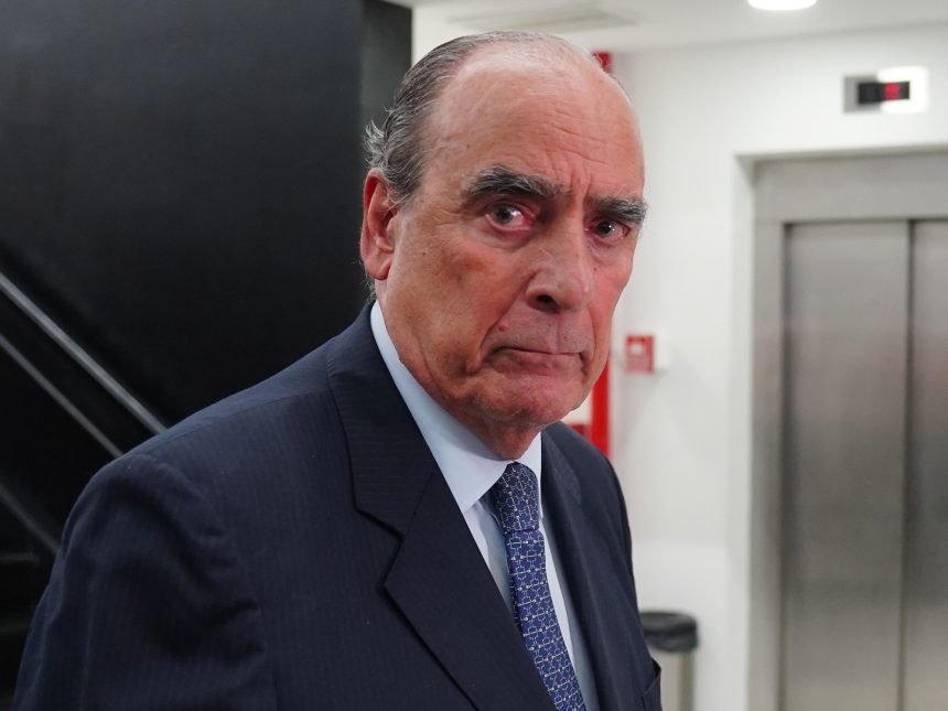 El Gobierno minimiza la devaluación y se burla de Cristina Kirchner