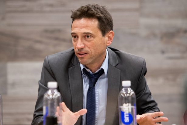 ¡Impactante! Marcelo Moretti revela pago a la barra brava por pasajes