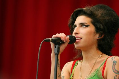 Tributo a Amy Winehouse: Músicos llenan teatros con su magia