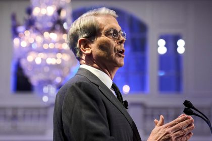 Trump desafía al FMI y Banco Mundial: fin a agenda de género y clima