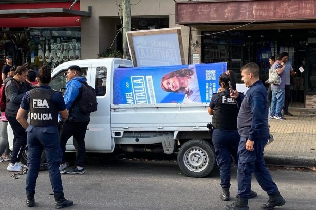 La Cámpora acusa a Ferraresi de censurar carteles de Cristina en Avellaneda