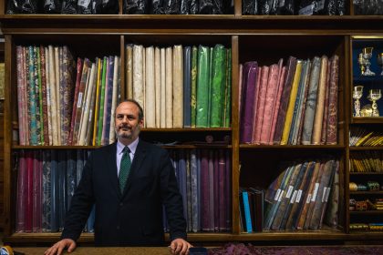 El Nuevo Papa: Estilo y Elegancia a Través de los Sastres
