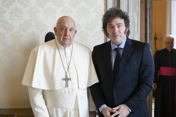 Milei en Roma: Se perderá el adiós a Francisco, pero irá al funeral