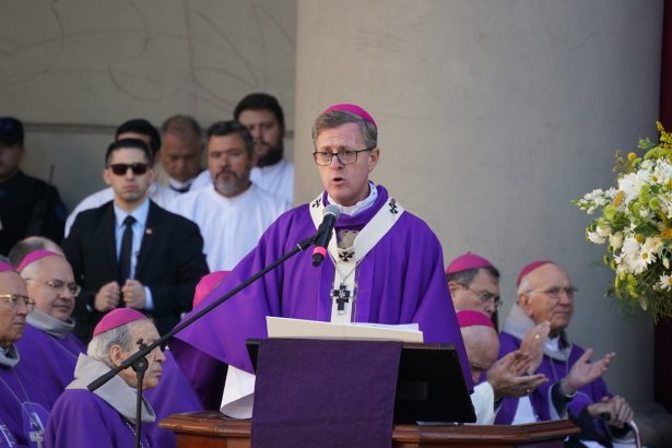Emotivo homenaje de García Cuerva al Papa Francisco: ‘El padre de todos