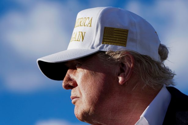 Trump: El presidente con menor aprobación en 70 años a 100 días