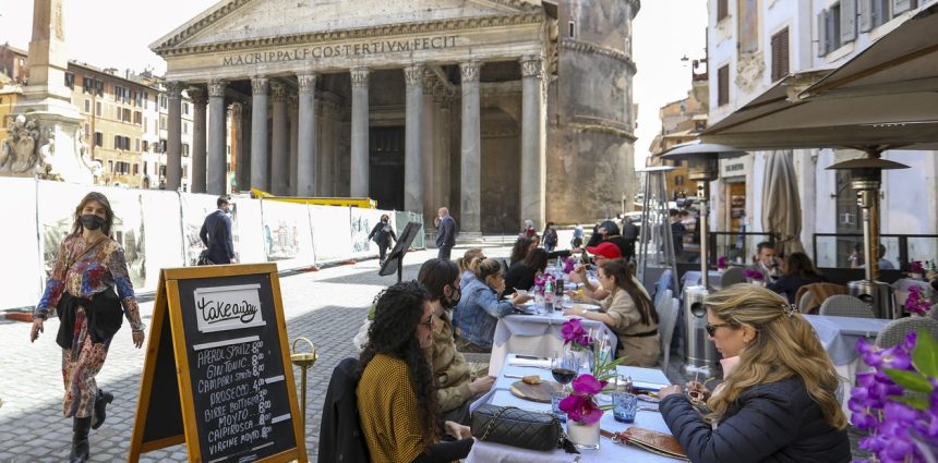 Delicias de Carbonara y Burrata: Placeres Culinarios para el Cónclave