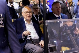 Warren Buffett se retira a los 94: su impactante mensaje para Trump