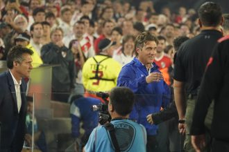 Impactante recibimiento a los Barros Schelotto en River: Silbidos y Gallardo