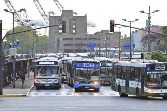 Descubre qué colectivos paran este 6 de mayo y cuáles siguen en ruta