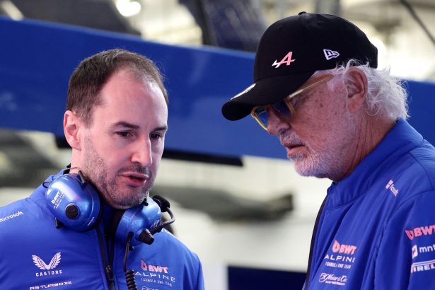 Alpine en Shock: Flavio Briatore asume tras la renuncia del jefe de equipo