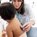El Gobierno elimina requisito costoso para médicos: ¡Ahorra tiempo y dinero!