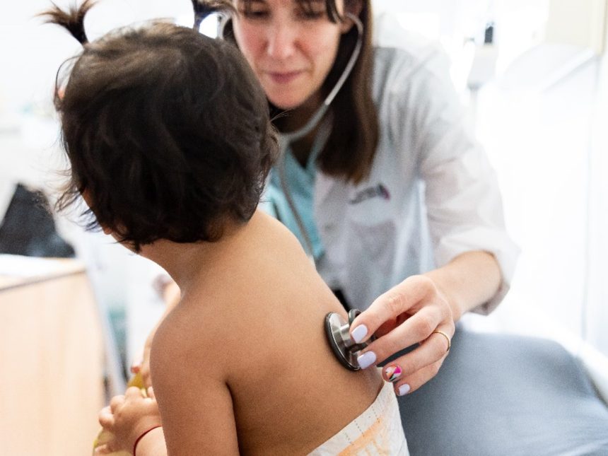 El Gobierno elimina requisito costoso para médicos: ¡Ahorra tiempo y dinero!