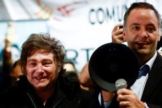 Elecciones 2025 en Argentina: Adorni y Milei, ¡Sigue la Campaña EN VIVO!