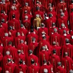 Cardenales ven ‘Cónclave’ antes de elegir al nuevo Papa