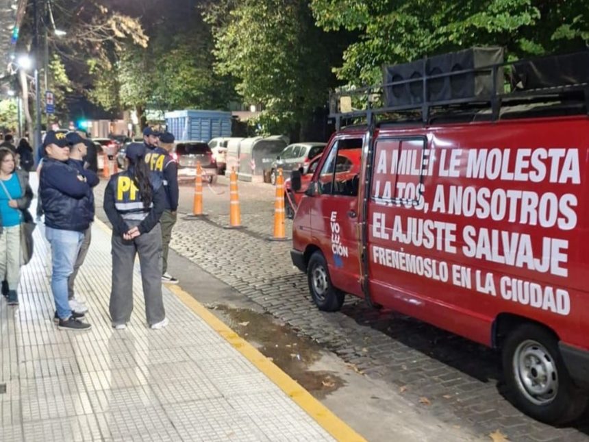 Detenidos 8 militantes de Lula Levy por campaña cerca de Milei