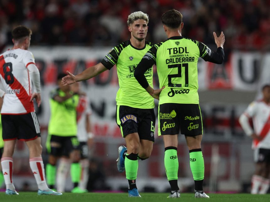 Rodrigo Insua brilla en el Gran DT con un delantero de River