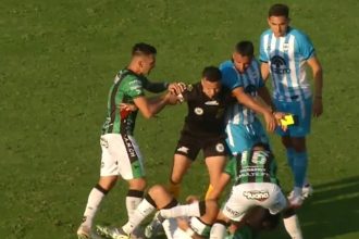 Impactante lesión de Stefano Callegari, capitán de Nueva Chicago