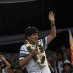 Evo Morales marcha hacia La Paz para inscribir su candidatura presidencial